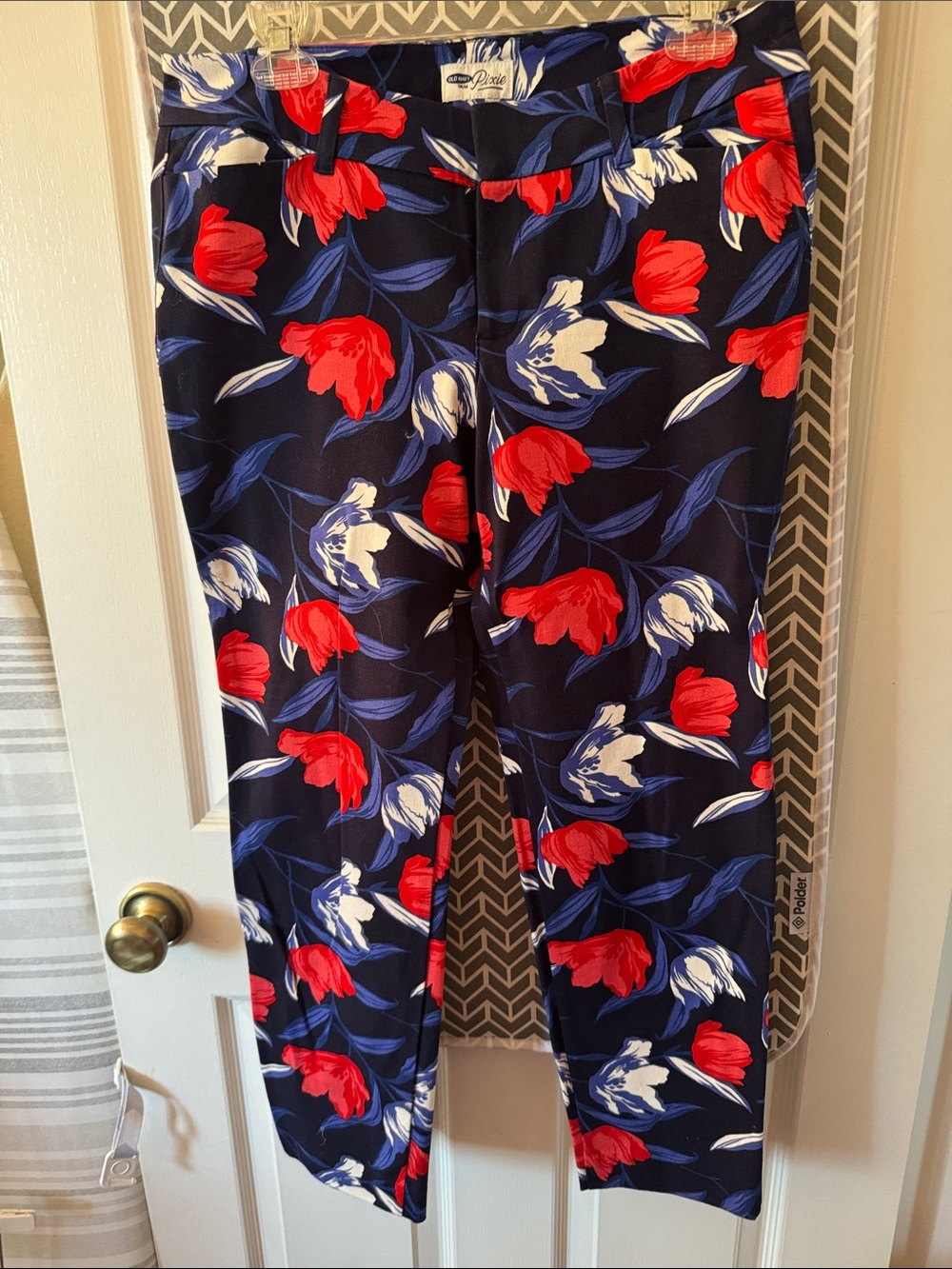 Old Navy Navy Floral Pixie Pant with Red & White Accents
